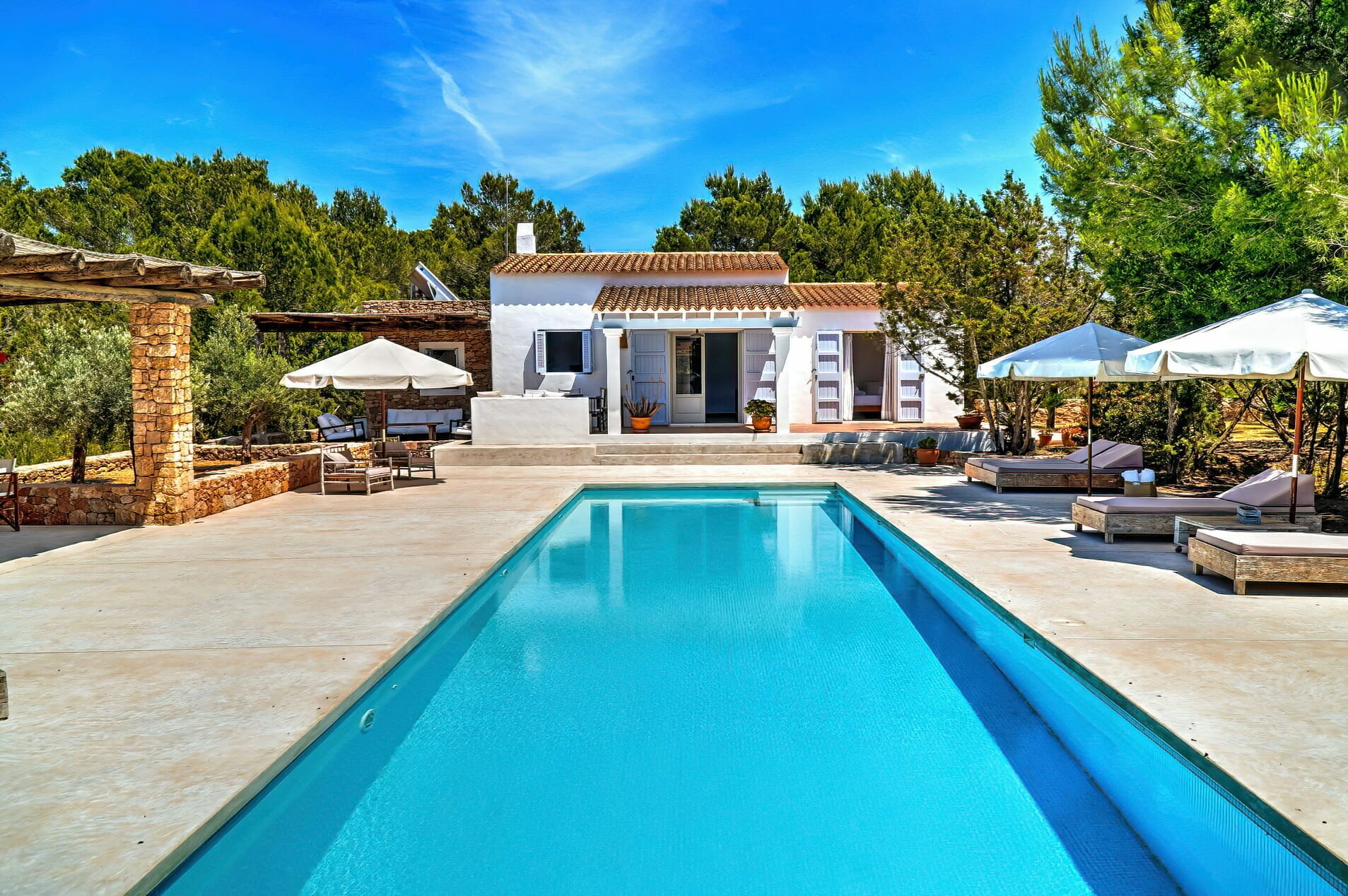 Villa with pool in Formentera, quiet location
